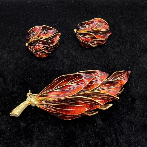 Vintage Brooch and Clip On Earring Set - Picture 1 of 3